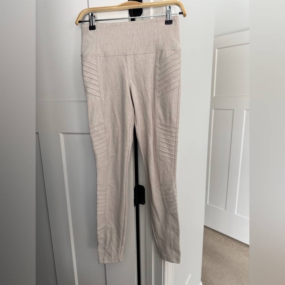 Athleta Beige Delancey Textured Moto Leggings ankle high rise